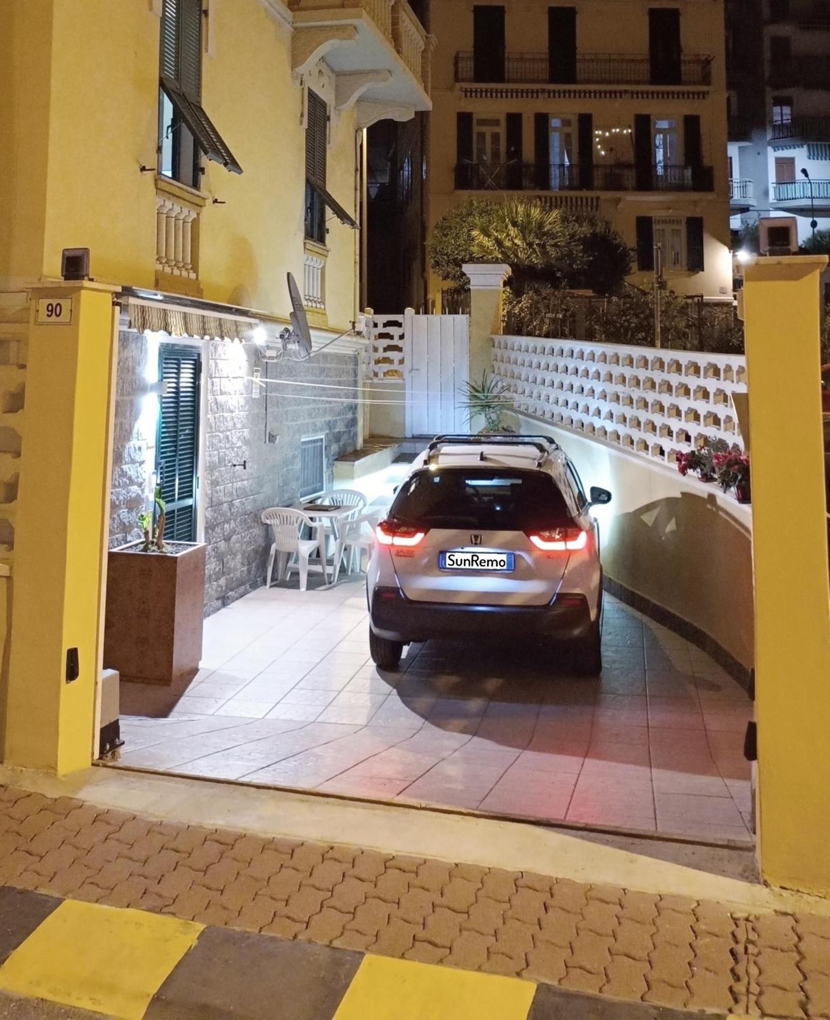 Casa Stefi Sunremo - Parcheggio Privato, 500 Mt Dalla Spiaggia Sanremo Exterior foto